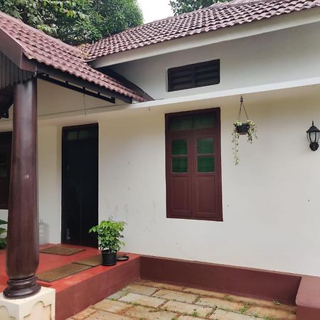 Lannister Inn Kochi Exterior foto