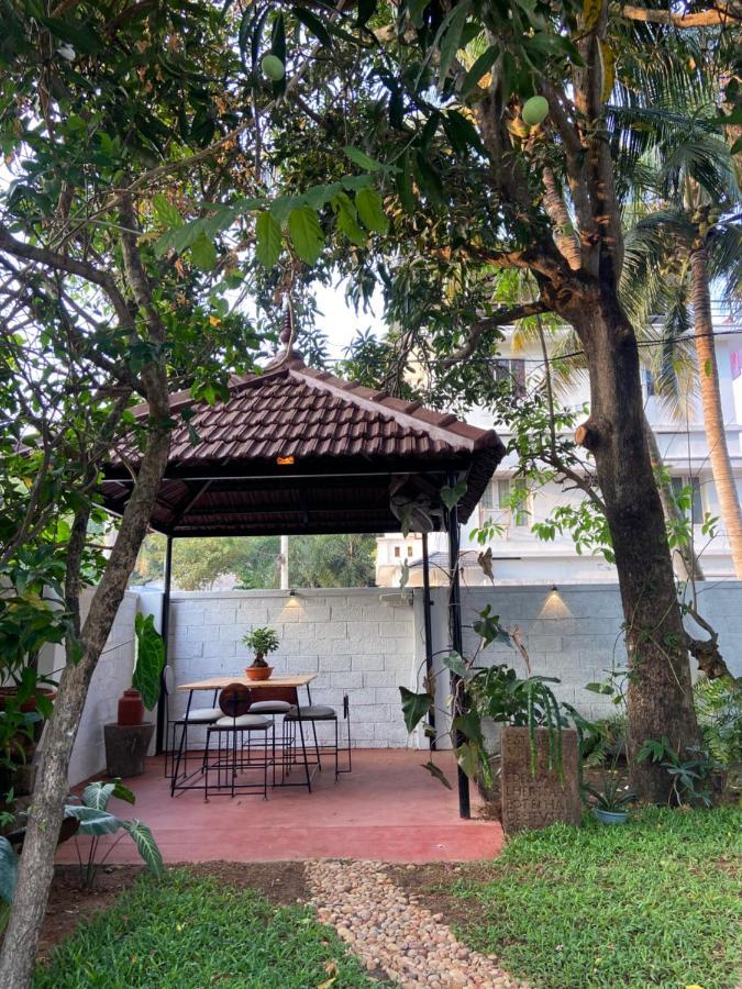 Lannister Inn Kochi Exterior foto