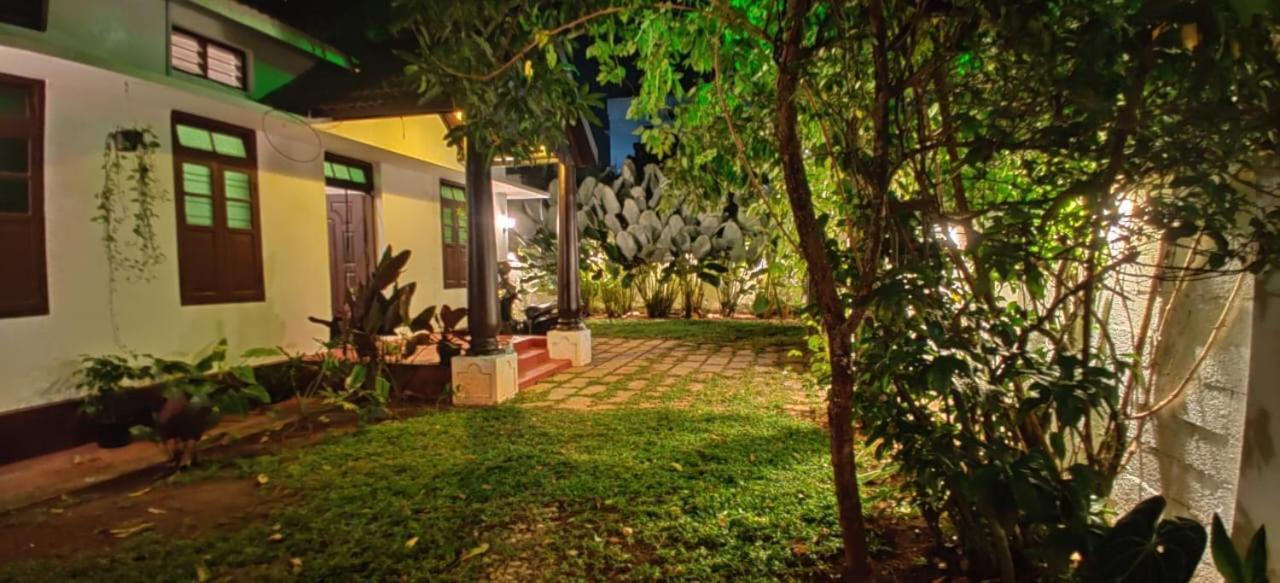 Lannister Inn Kochi Exterior foto